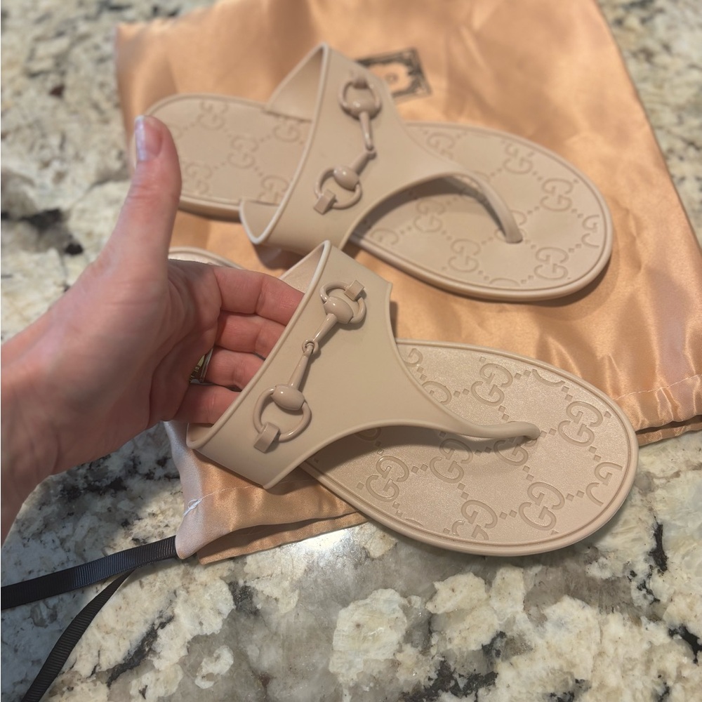 Gucci Horsebit Accent Rubber T-Strap Sandals